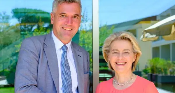 La Svp festeggia la conferma di von der Leyen: «Con lei un'Europa libera e stabile. Ora abbassare lo status di orsi e lupi»