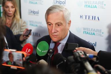 Tajani, blocchi dei tir sbagliati, non si danneggino produttori e consumatori