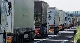 Tamponamento fra tir in A22 a Fortezza, un ferito e code di 6 chilometri