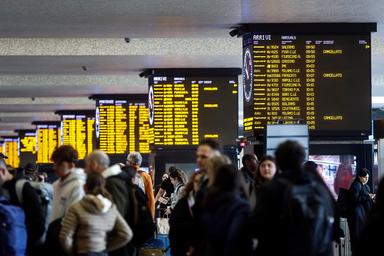 Multa da 1,75 milioni a Rfi per il caos treni a Termini dovuto al 'chiodo'
