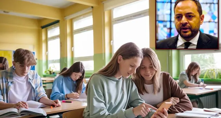 Scuola italiana, l’assessore Galateo chiede più autonomia e più fondi per il bilinguismo