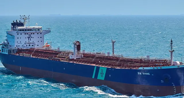 A.Saudita, petroliera colpita da nave-bomba, è terrorismo