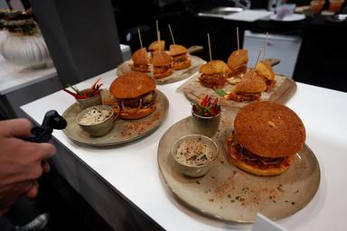 Dall'hotpot agli hamburger, la catena cinese Haidilao punta su un nuovo mercato