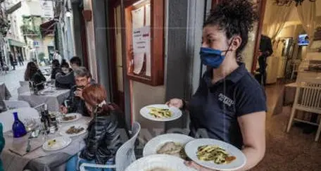 Lavoratori extra Ue, l'Hgv chiede più permessi: «Molti ristoranti e hotel saranno in difficoltà»