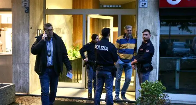 Femminicidio a Bolzano, i vicini parlano di liti di coppia: «Sabato sera abbiamo sentito sbattere dei cassetti e poi più nulla»