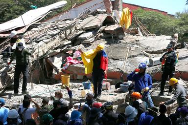 Terremoto in Colombia, estratta viva dalle macerie dopo 30 ore