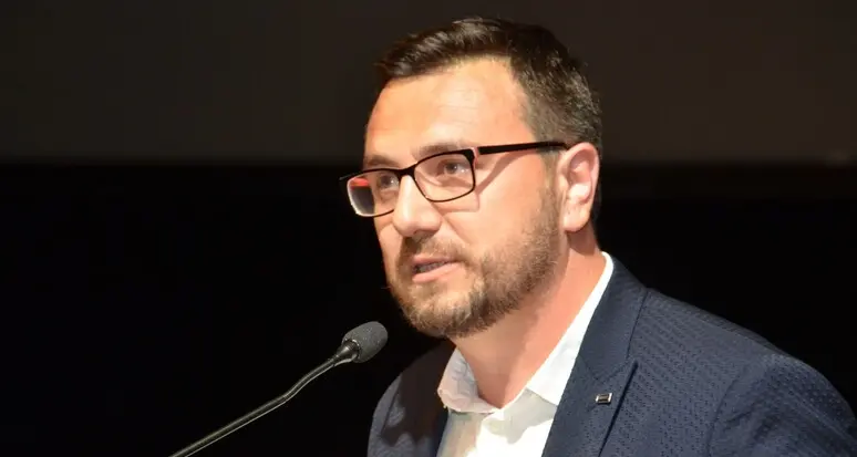 Kompatscher perde un pezzo, Leiter Reber lascia i Freiheitlichen: la maggioranza scende a 18 consiglieri su 35