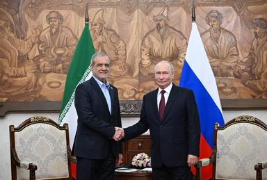Putin a Pezeshkian, 'ammiriamo vostro coraggio nella lotta per interessi nazionali'