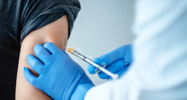 Vaccini Covid: in Alto Adige terza dose aperta a tutti