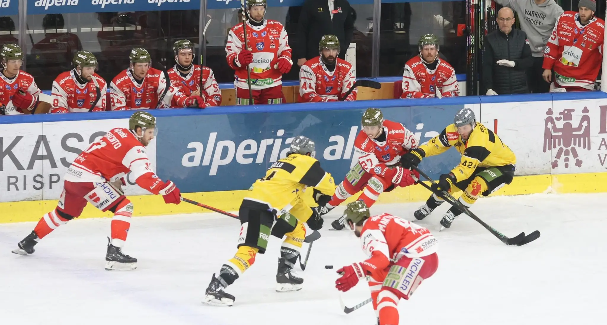 Derby altoatesino, i Foxes travolgono il Val Pusteria: 9-1 e dominio totale
