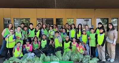 Ambiente, a Merano ragazzi ripuliscono la città