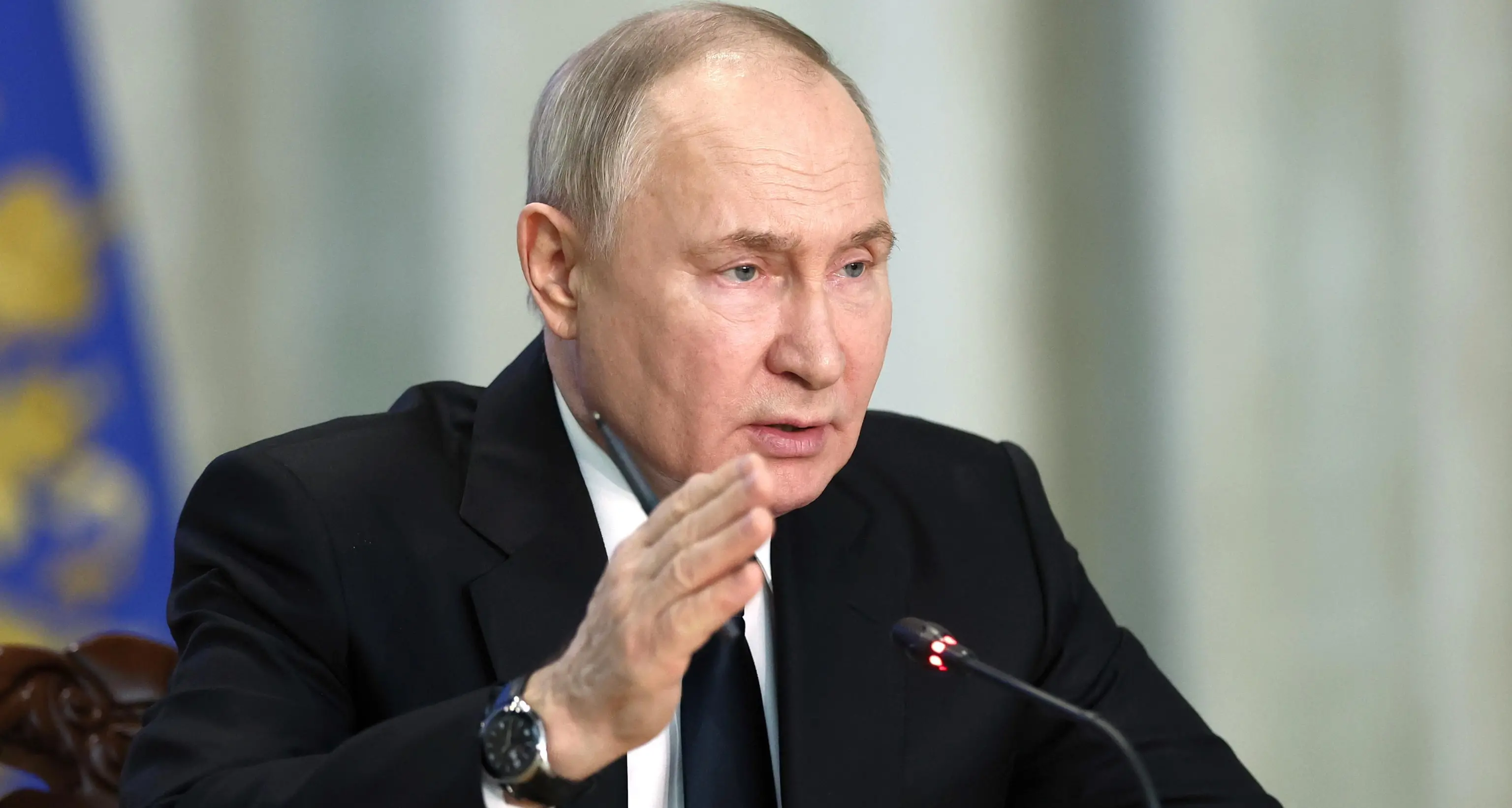 Ucraina, Putin: colpiremmo gli F-16 anche negli aeroporti Nato