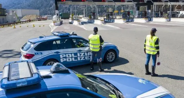 Brennero, arrestato passeur cinese: tentava di far entrare illegalmente in Italia 7 connazionali