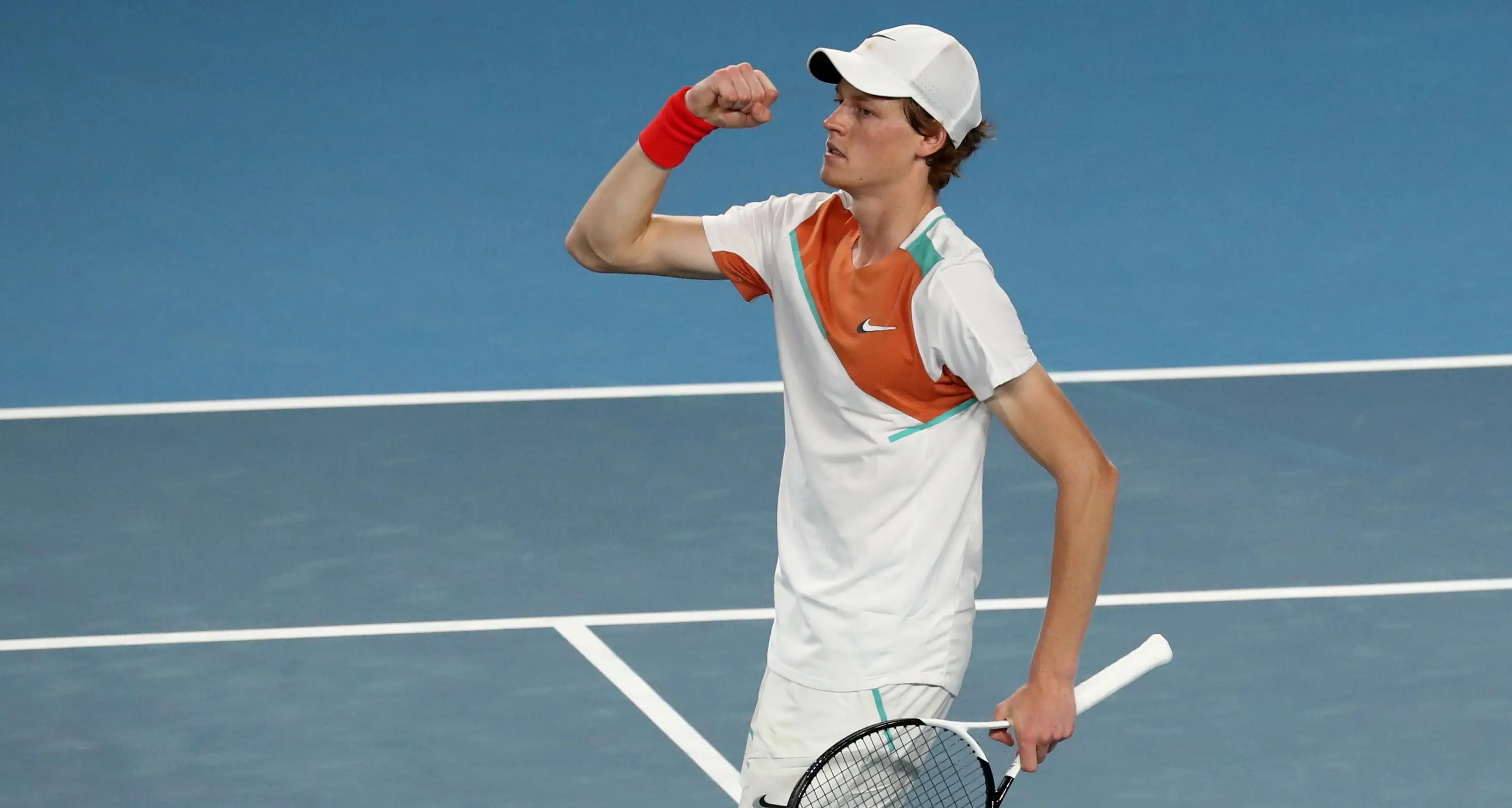 Sinner si prepara per gli ottavi e strizza occhio a McEnroe