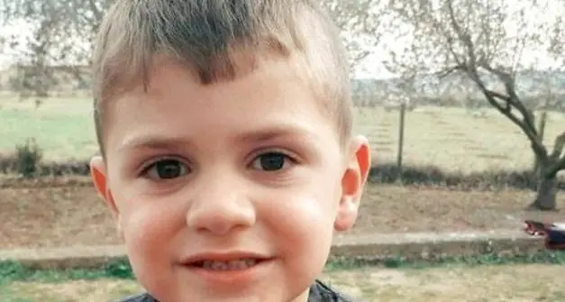Bambino morì annegato, scagionati i genitori