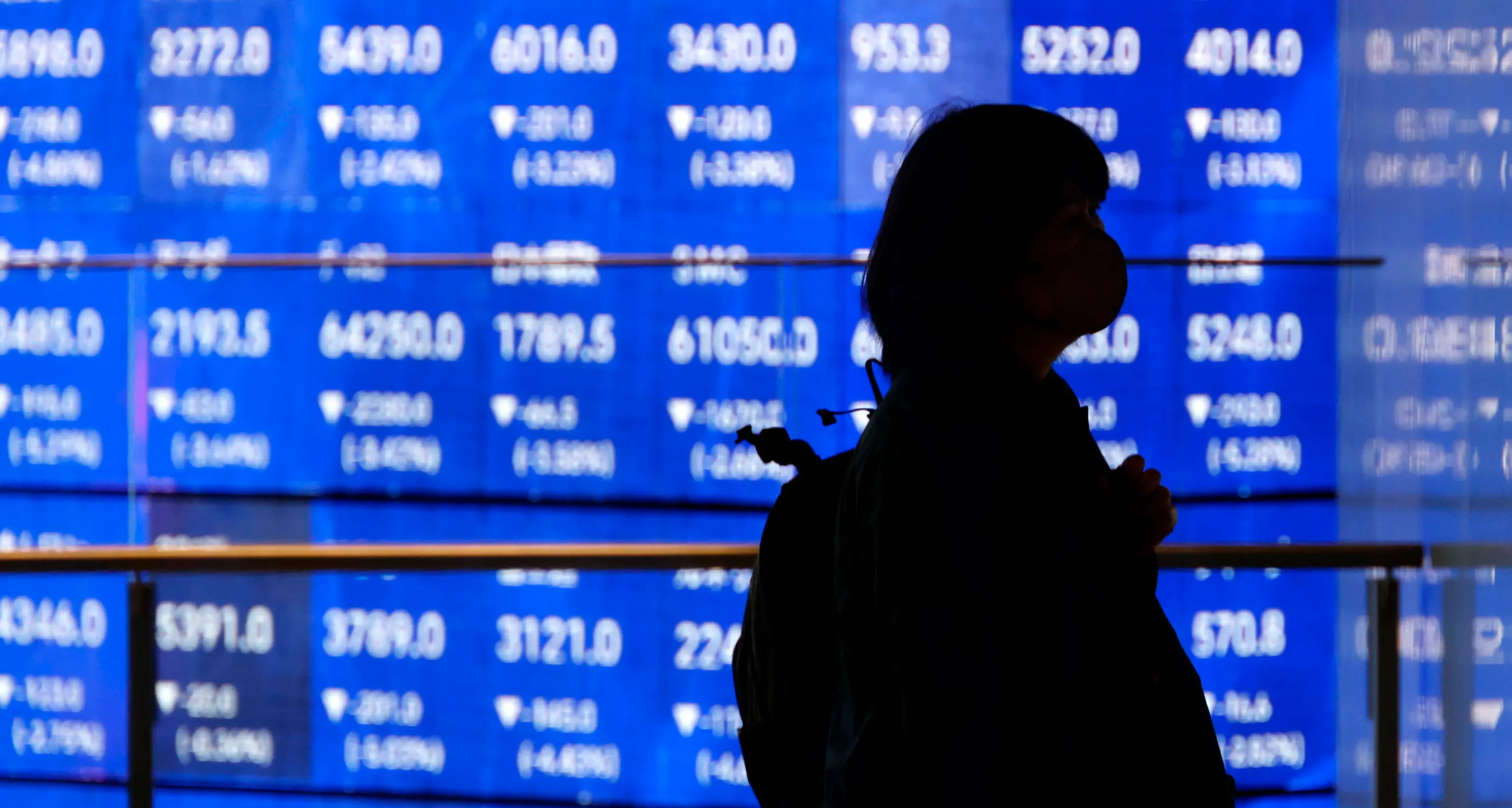 Borsa di Tokyo: record indice Nikkei, prima volta sopra quota 60.000
