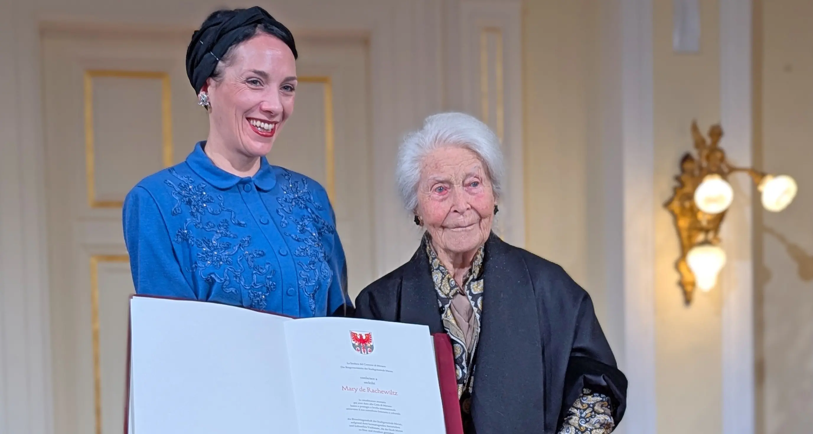 Merano rende omaggio a Mary de Rachewiltz: conferita la cittadinanza