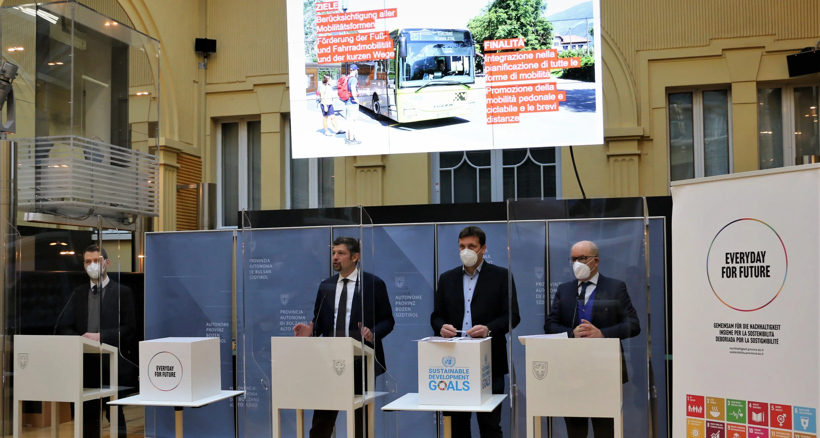 L’Alto Adige vara nuove regole per progettare le strade: priorità a ciclisti e pedoni