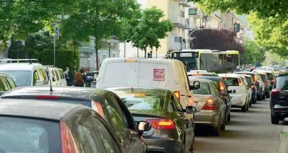 Bolzano, traffico in via Resia: ritornano le code