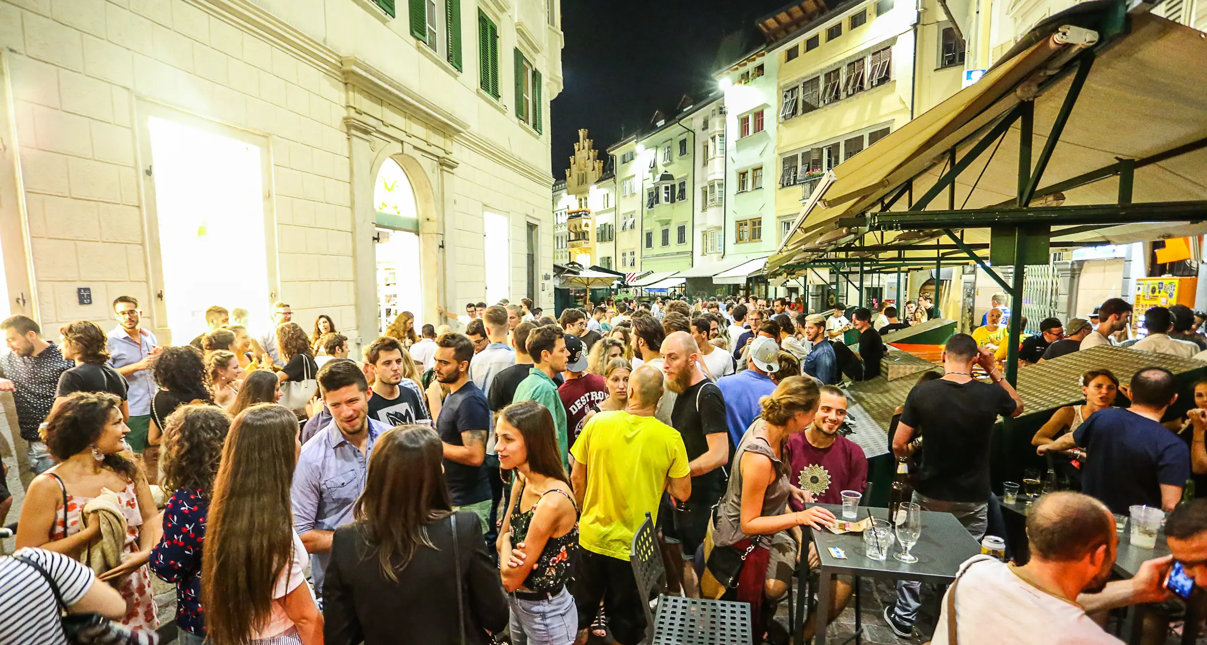 Movida a Bolzano: basta rumore e bevute per strada