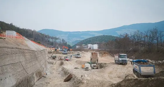 Ferrovia della Pusteria chiusa tra Brunico e San Candido fino a giugno 2025