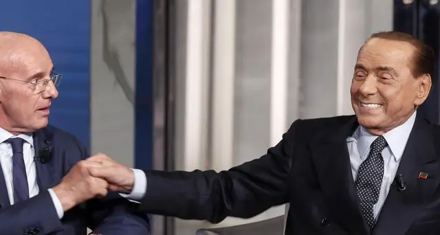 Berlusconi: Sacchi piange, 'generoso e geniale'