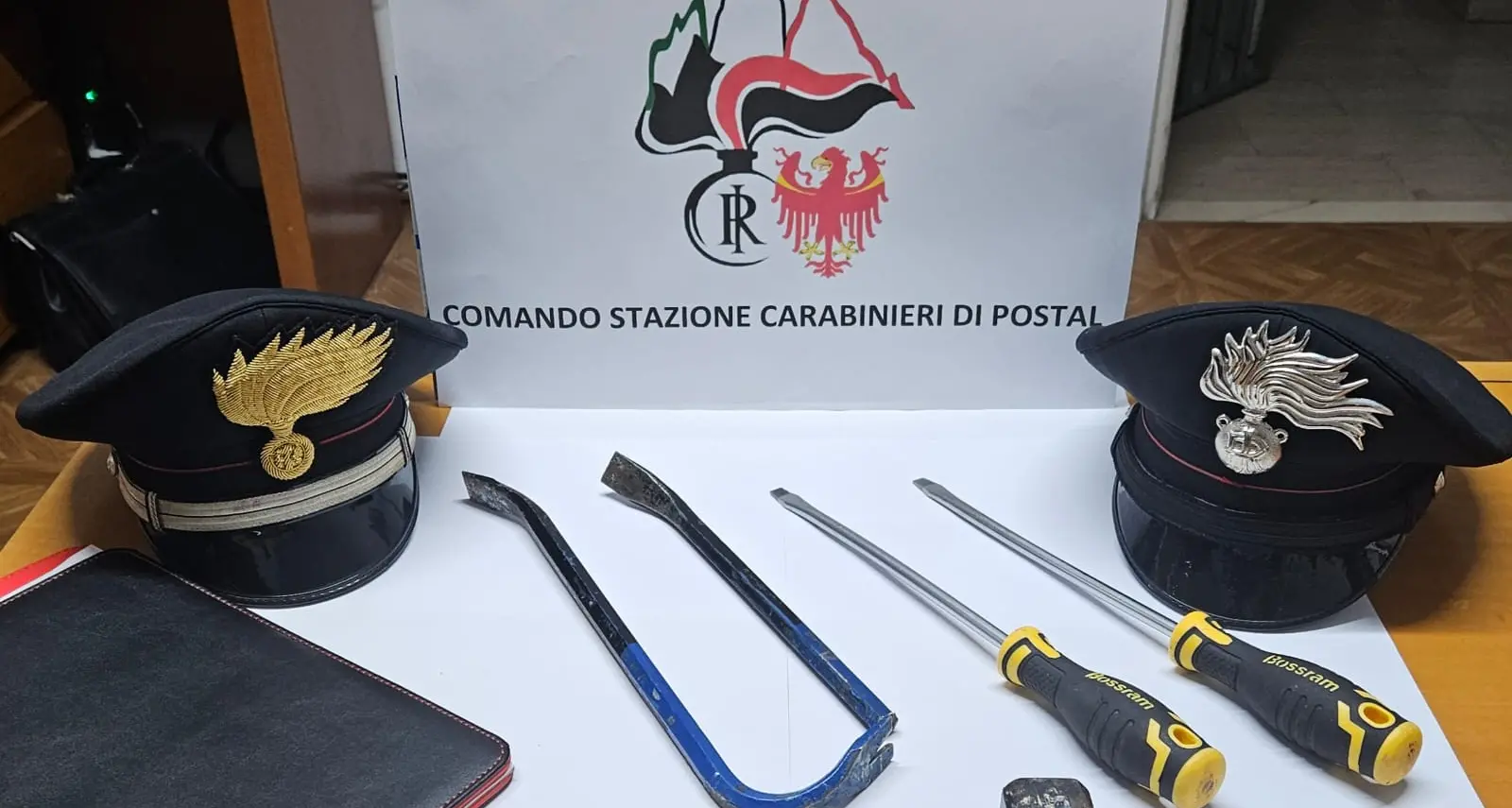 Furti in abitazione, blitz dei carabinieri a Gargazzone: fermati con arnesi da scasso, un denunciato