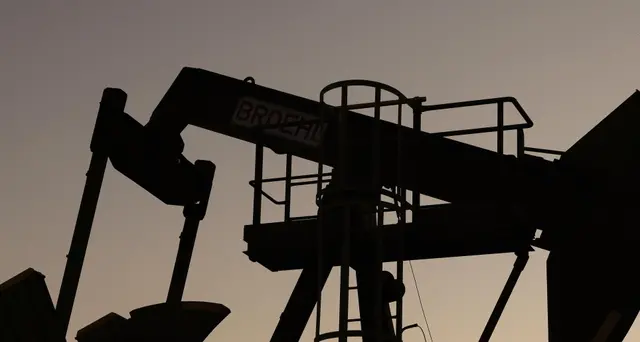 Petrolio: Opec+ aumenta produzione di appena 100 mila barili