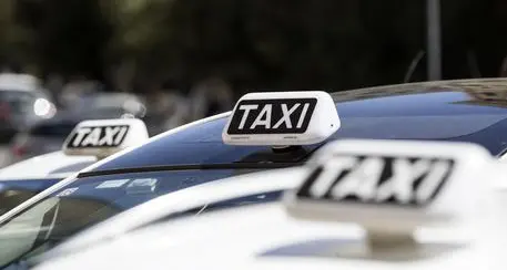 Condannato avvocato che diventava “tassista” per evitare traffico