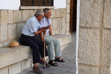 Anziani, livello di istruzione più alto dimezza il rischio cardiovascolare