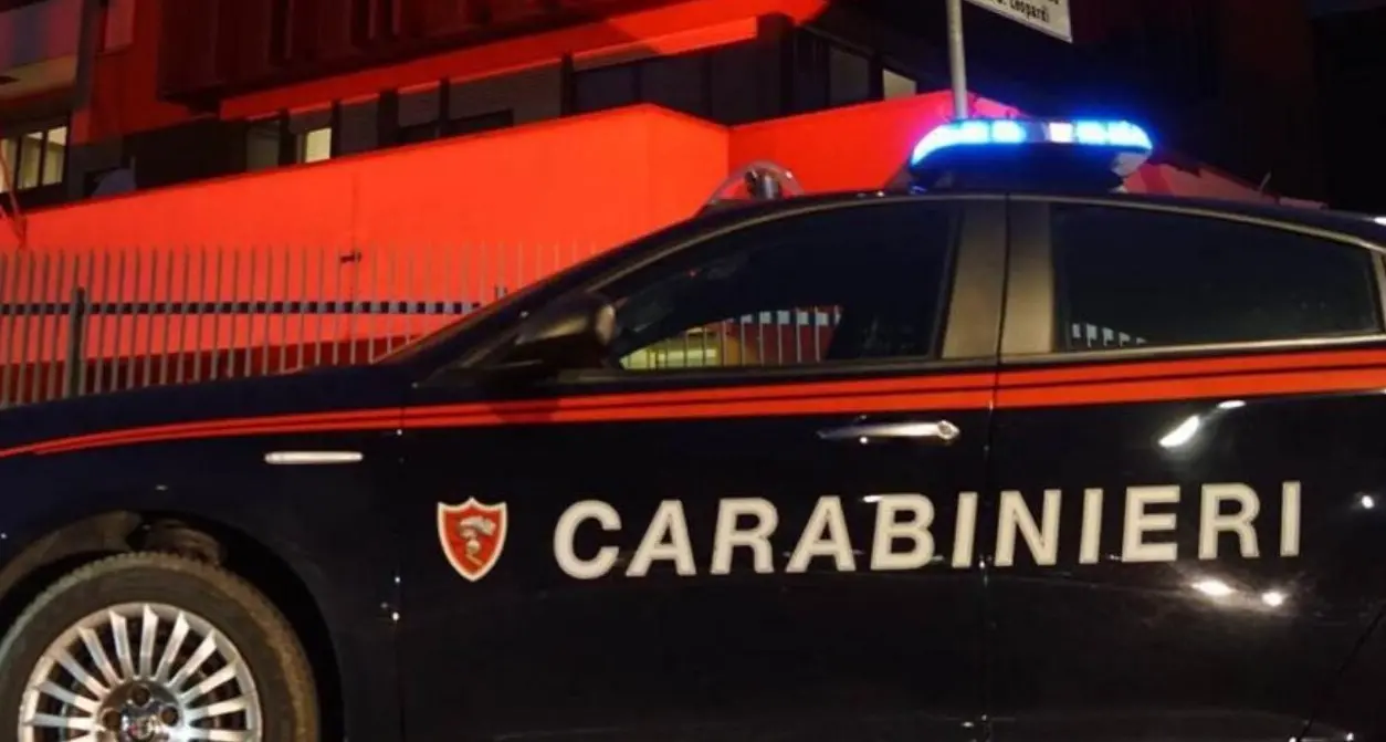 Merano, in centro città con un coltello a serramanico: straniero denunciato