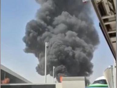 Almeno un morto e 11 feriti nel nuovo attacco all'aeroporto di Riad