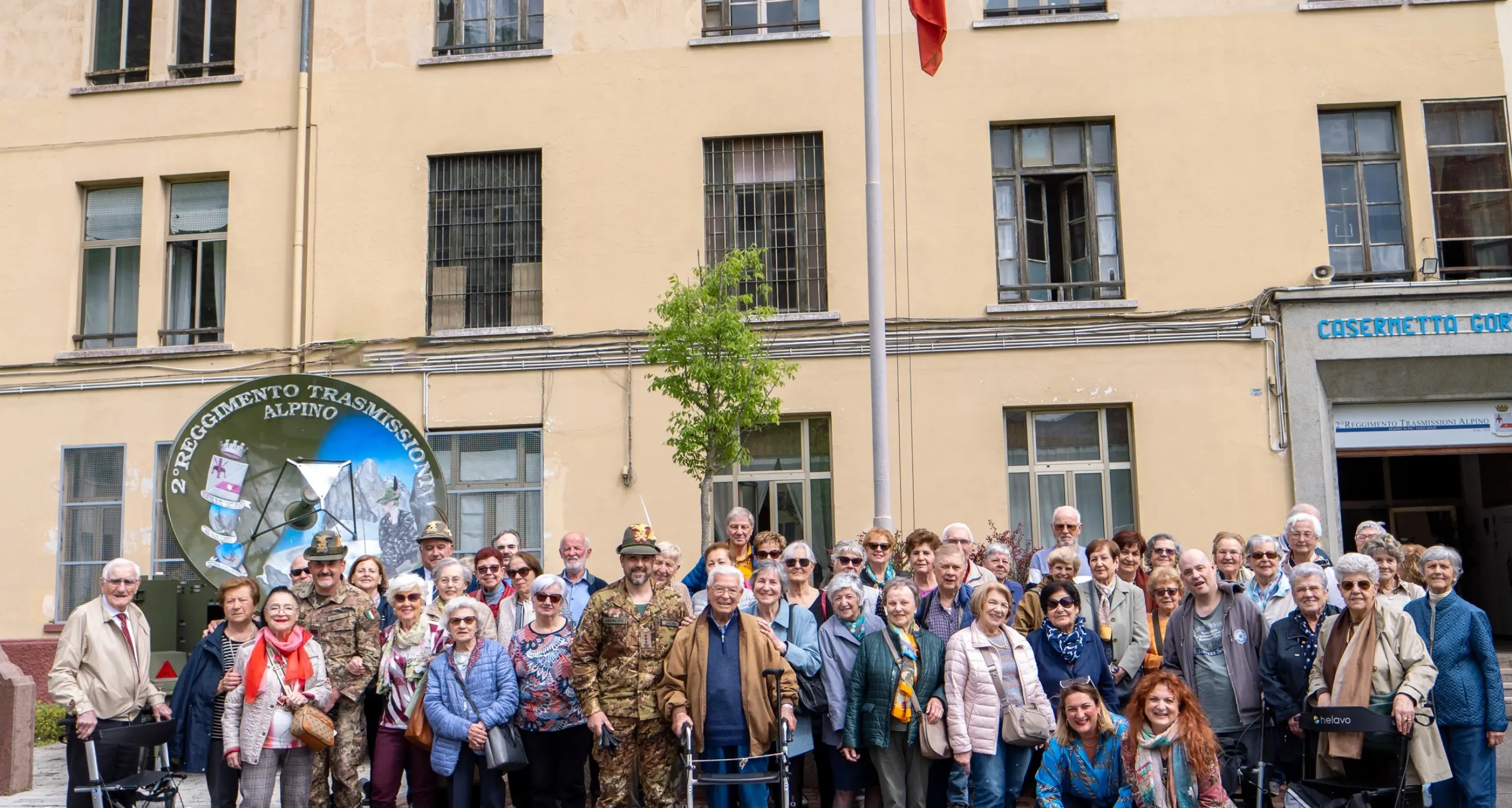 Bolzano, anziani in caserma: emozione tra ricordi e storie