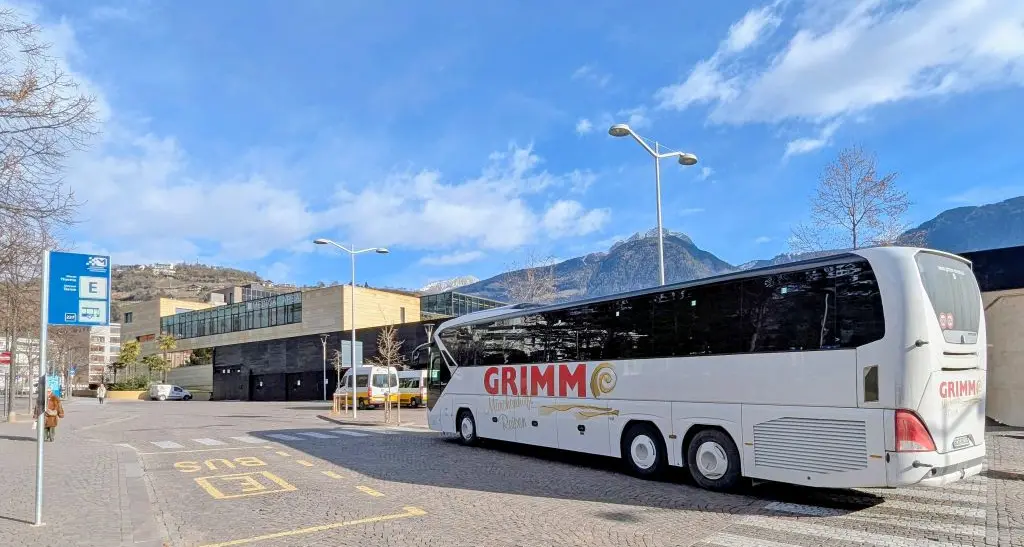 Merano, al via i lavori per il nuovo terminal autobus: cantiere al via e nuove regole per i quelli turistici
