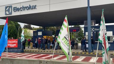 Sindacati proclamano sciopero di 8 ore in tutti gli stabilimenti Electrolux