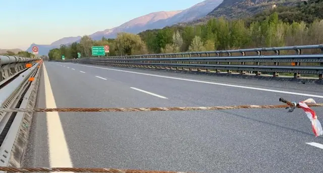 Tav: cavo acciaio su autostrada Frejus, traffico sospeso