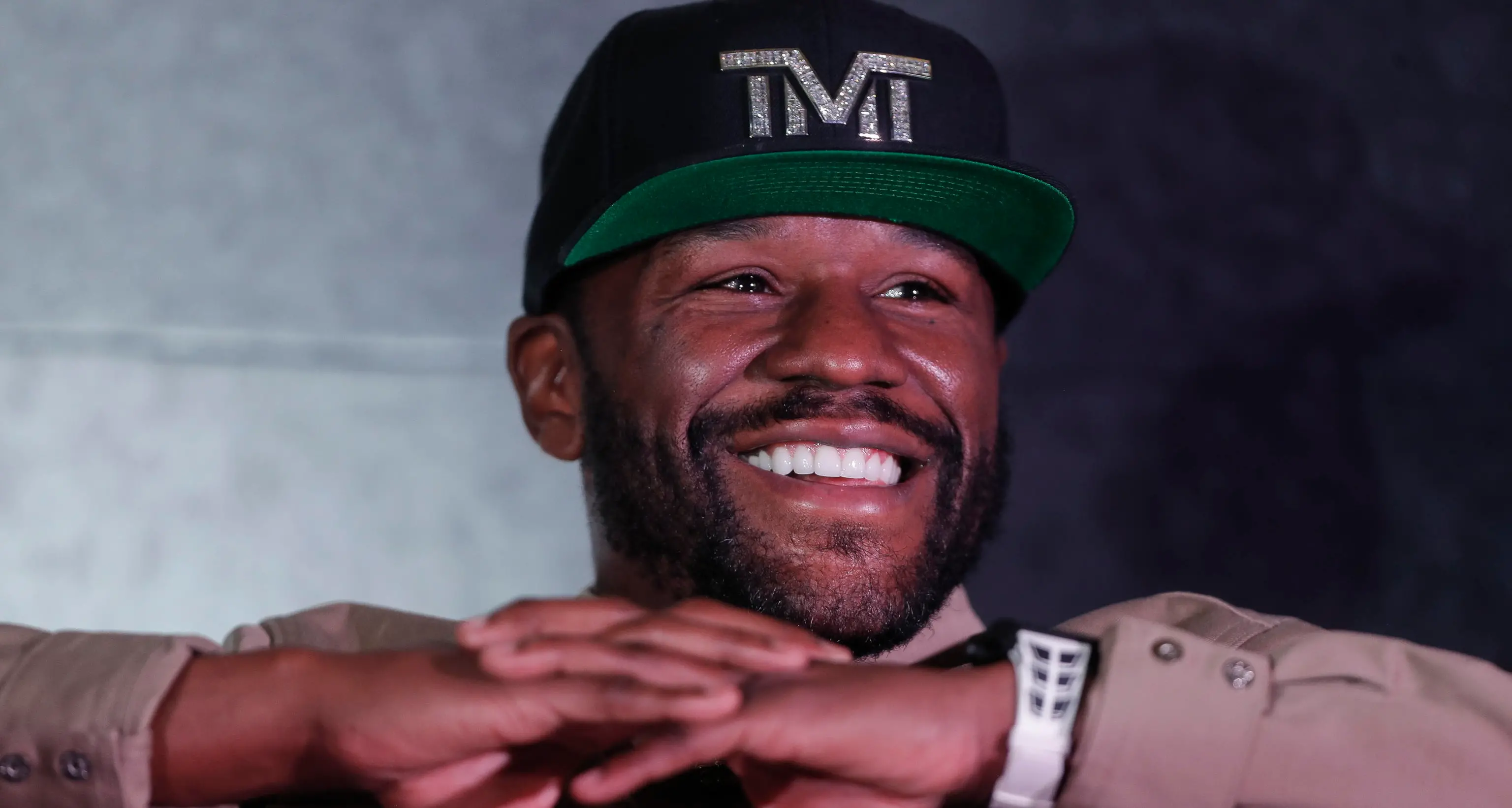 Boxe: Floyd Mayweather annuncia il suo ritorno da professionista