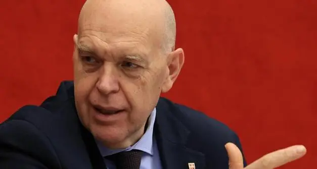 Consiglio regionale, hackerato il profilo Facebook del presidente Paccher: «Una truffa, non date soldi»