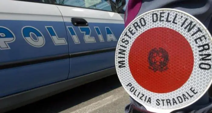 Aggredita dal compagno sull'A1, allarme lanciato dalla figlia: erano partiti da Bolzano diretti a Napoli per il Capodanno