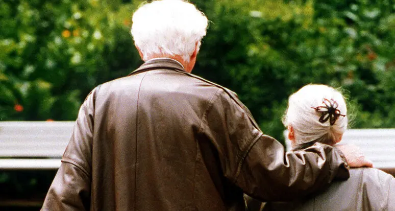 Povertà, in Alto Adige a rischio un anziano su cinque: pensione sotto i 600 euro per 16 mila. Più esposte le donne