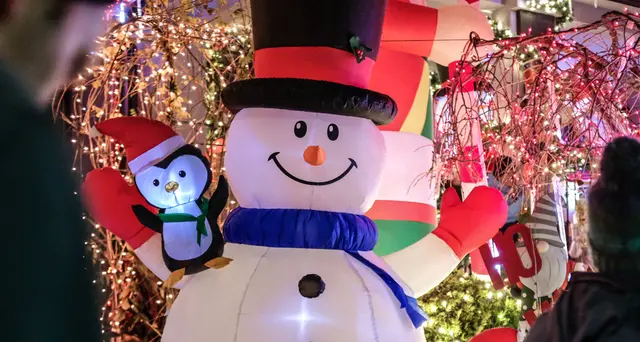 Natale: consumi energia +30%, impatto su bollette e ambiente