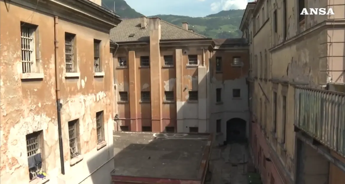 Nel carcere di Bolzano si vive in maniera indegna. Ferrari (Pd): «Presenterò un’interrogazione al governo»