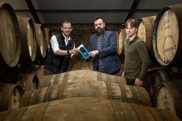 Distillare whisky in orbita, l'esperimento verso il lancio nel 2028