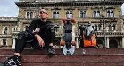 Da Trento a Budapest con l’e-skate, nuovo record per Stefano Rotella