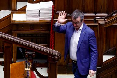 Il caso delle chat di Delmastro rinviato in giunta delle autorizzazioni della Camera