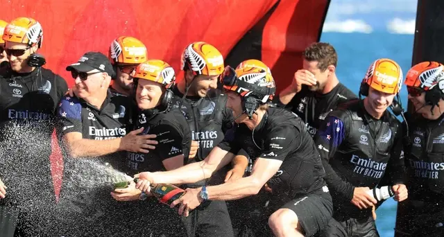 Coppa America, Burling a Luna Rossa: \"Ben fatto e grazie\"