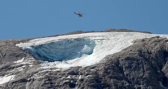 Tragedia sulla Marmolada, ieri sul ghiacciaio c’erano una trentina di persone: verifiche in corso