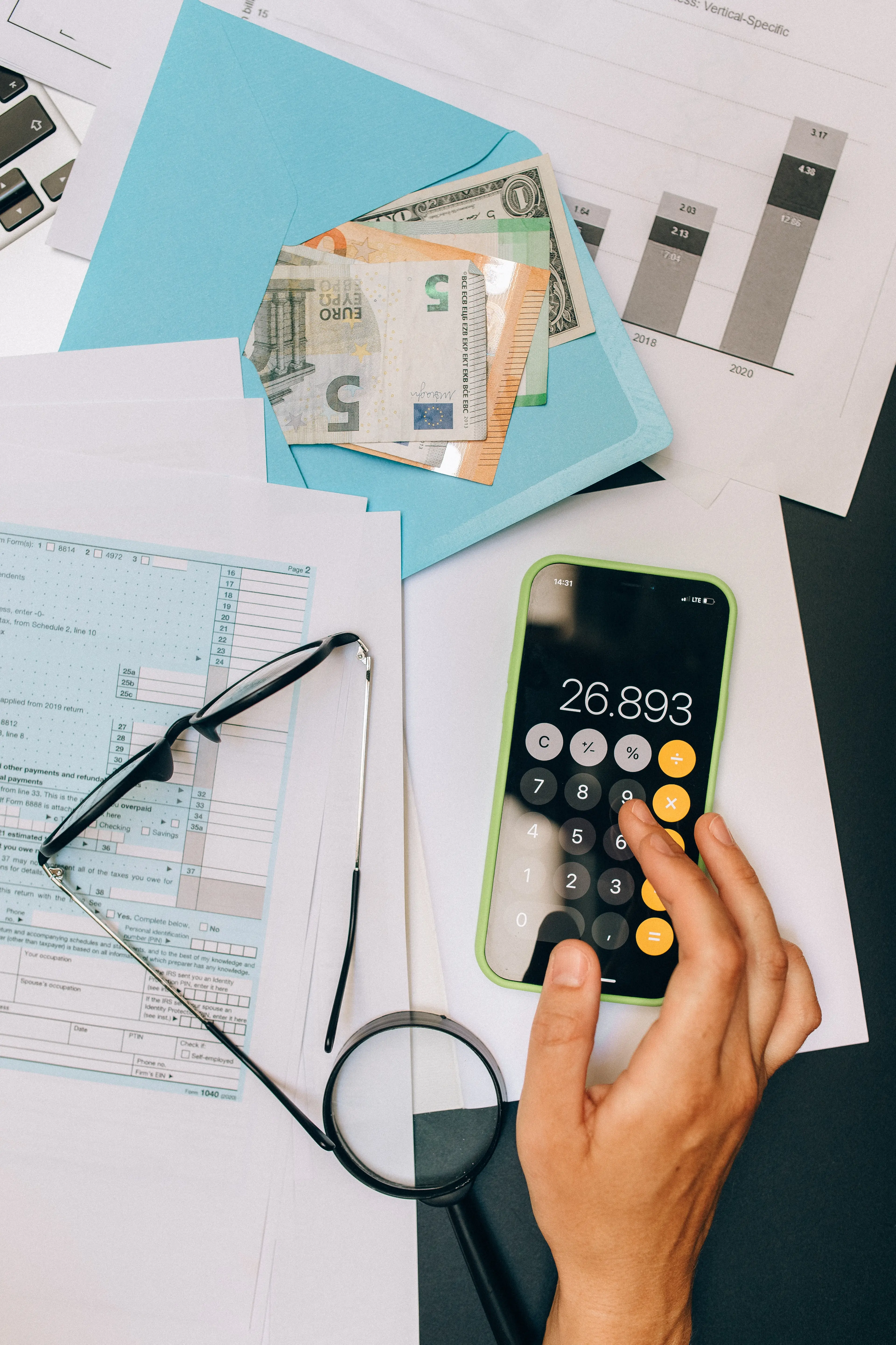 Caro energia, stangata autunnale sulle bollette. Fino a 711 euro in più a famiglia