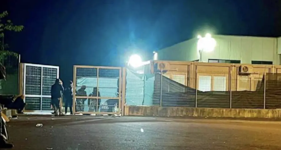 Pestaggio shock: volontari della Croce Bianca aggrediti dai senzatetto che dovevano soccorrere