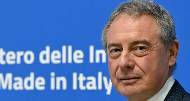 Benzina: Urso, leggera e costante flessione dei prezzi